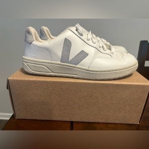 Women’s Veja V-12 Leather